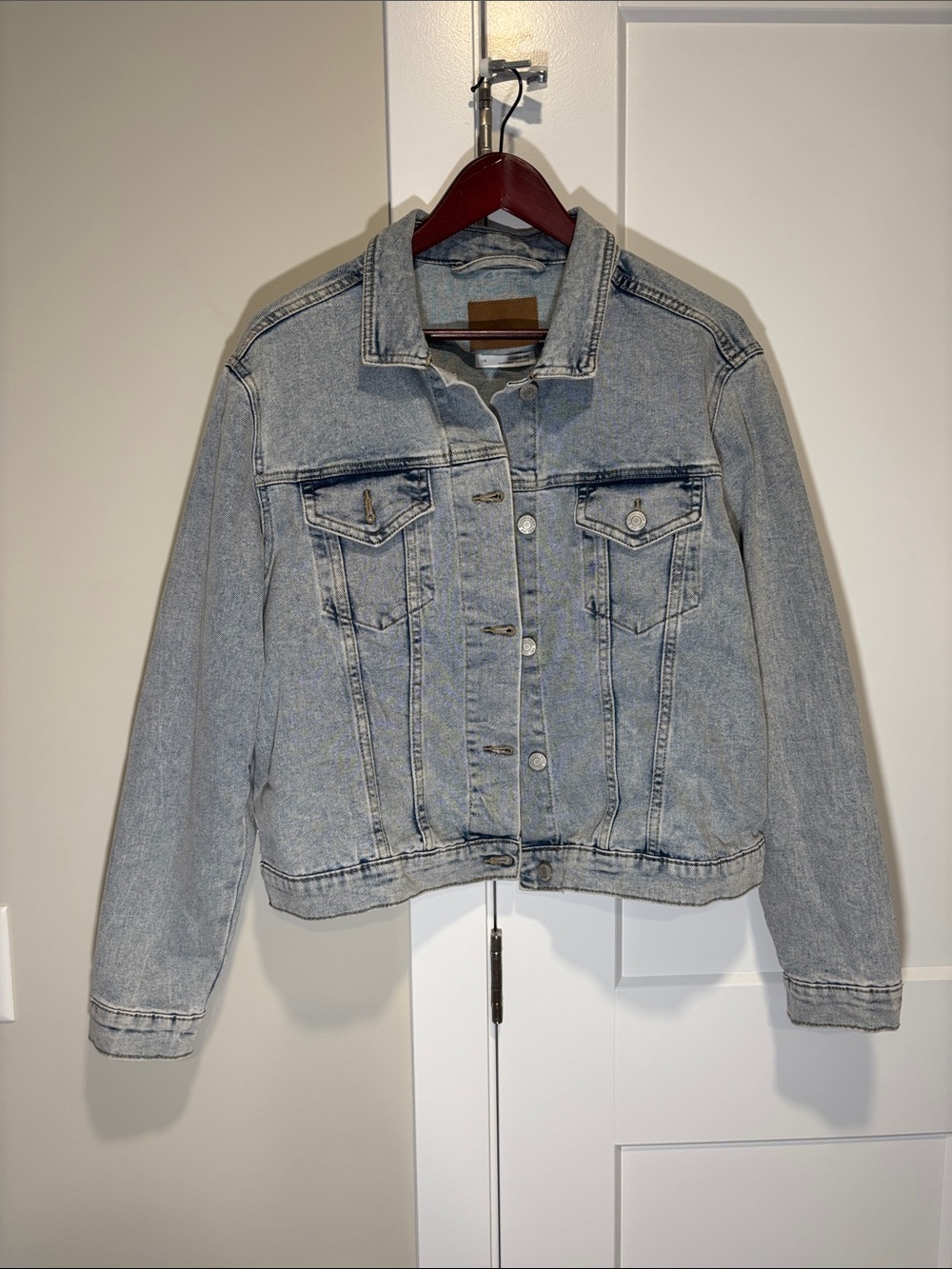 Bluenotes Women’s Light Blue Denim Jacket - Classic Trucker Style Size Large
